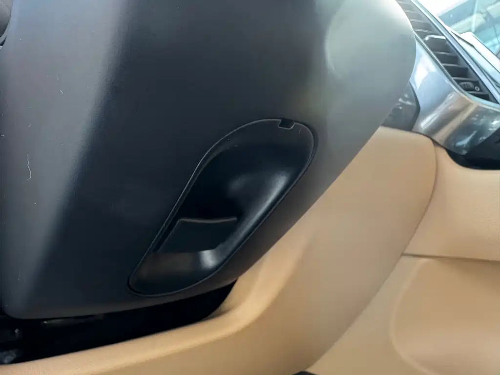 Porsche Cayenne — миниатюра 10