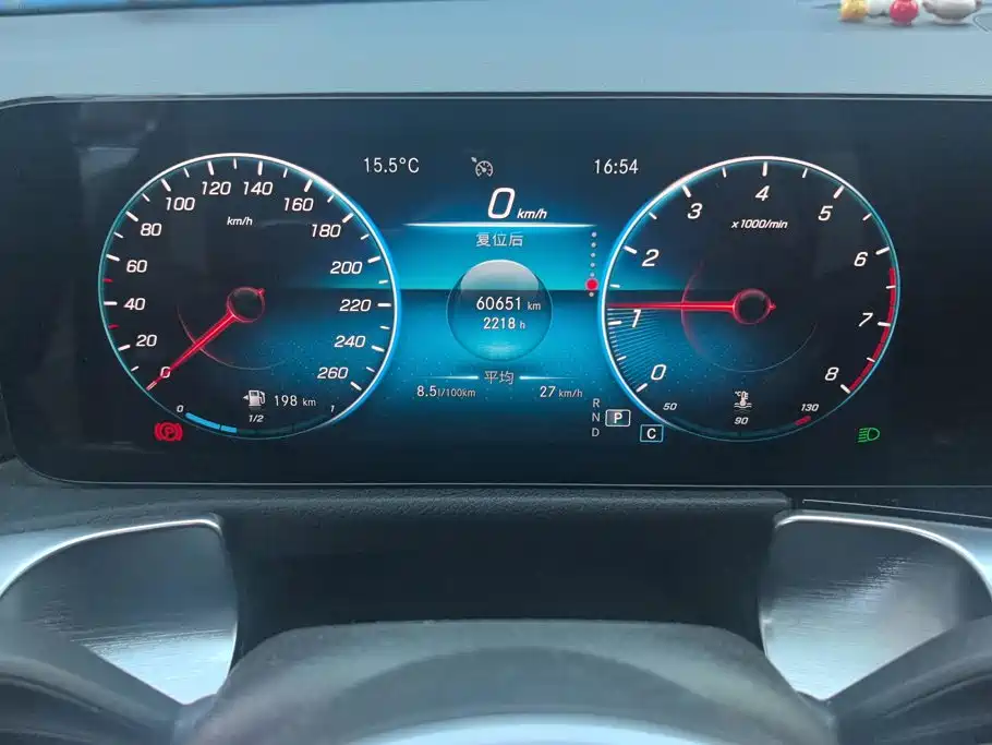 Mercedes-Benz GLB — миниатюра 14