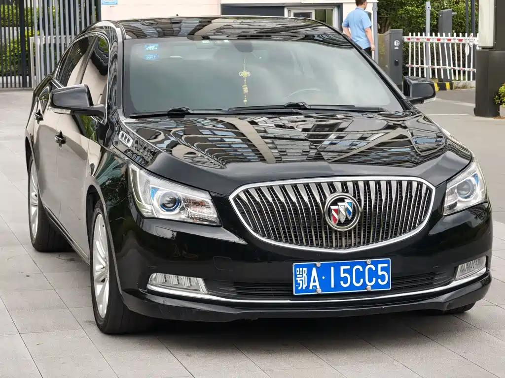 Buick LaCrosse — миниатюра 3