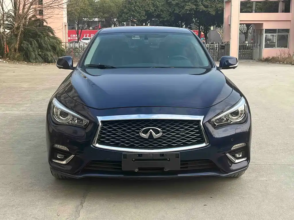 INFINITI Q50L