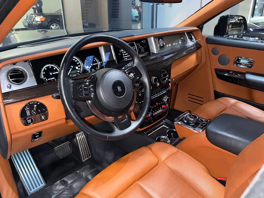 Rolls-Royce Phantom — миниатюра 5