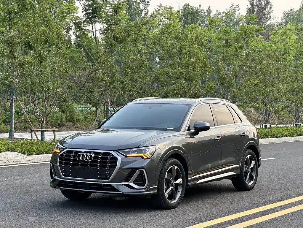 Купить Audi Q3