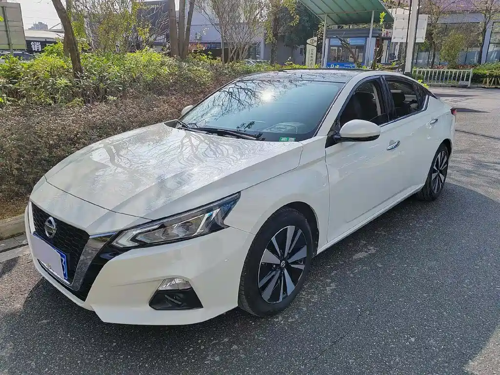 Nissan Teana 2022