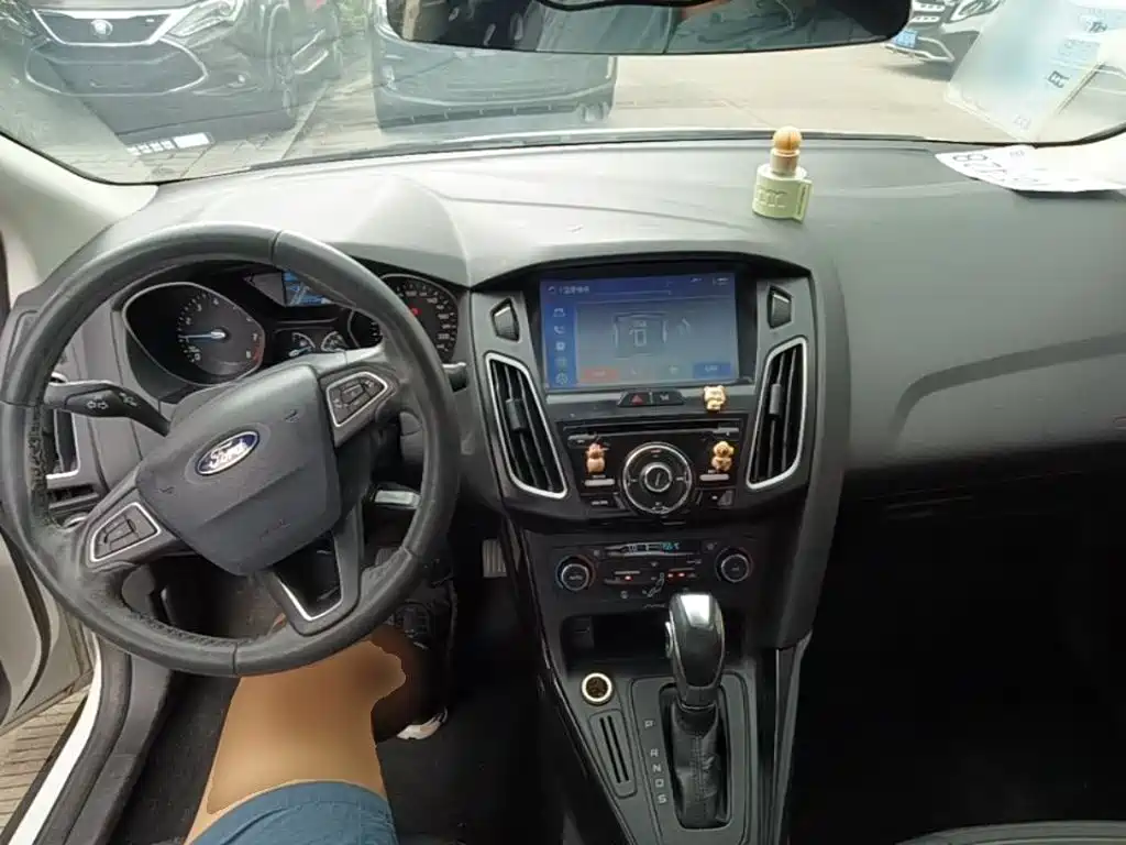 Ford Focus — миниатюра 10