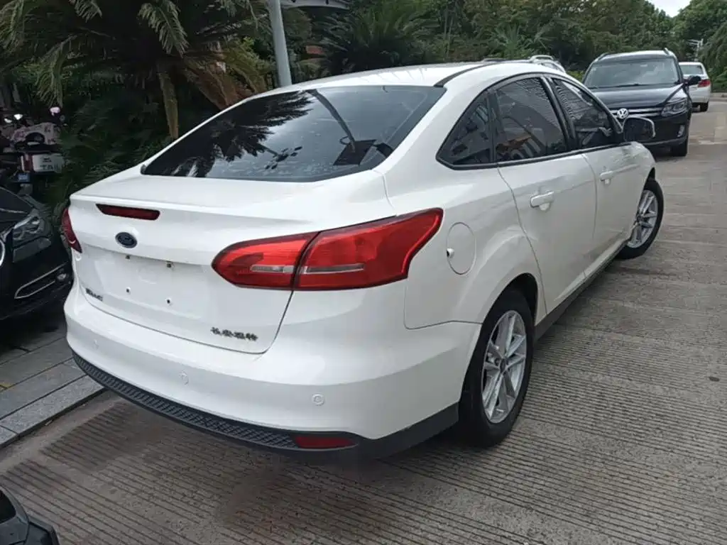 Ford Focus — миниатюра 7