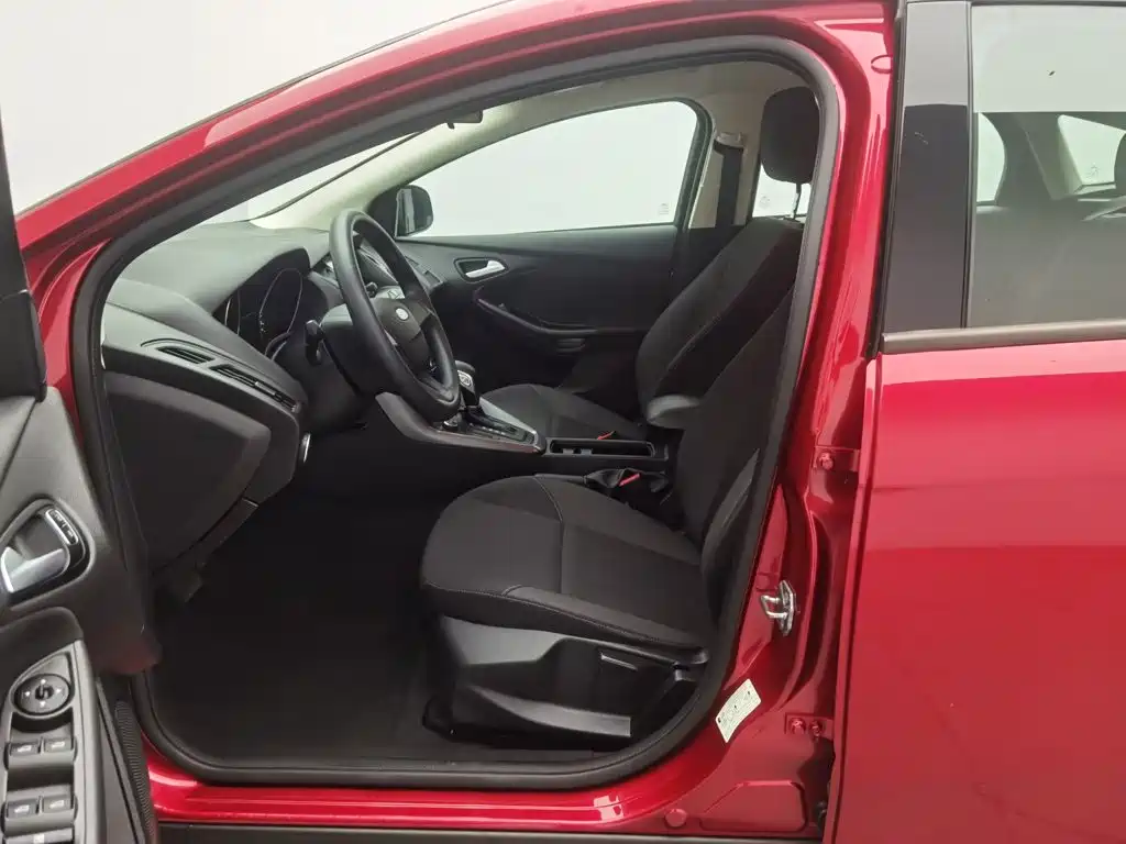 Ford Focus — миниатюра 10