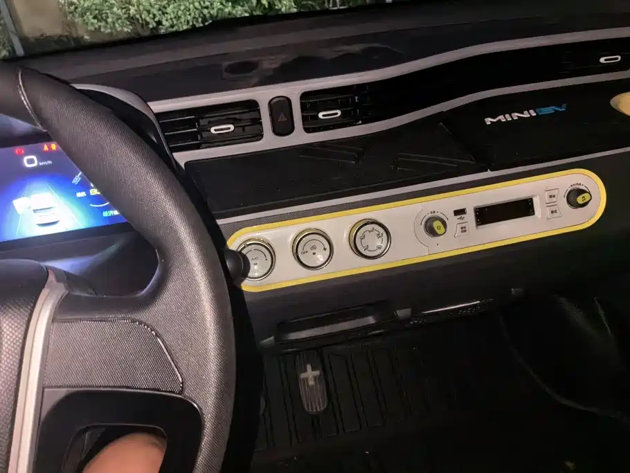 Wuling MINIEV — миниатюра 13