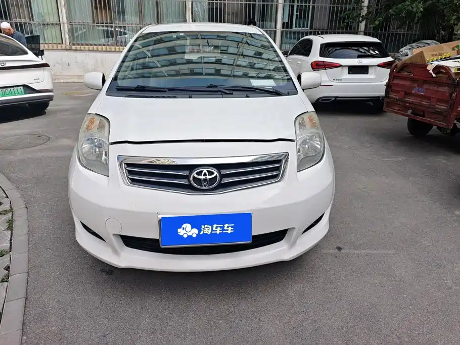 Toyota Yaris — миниатюра 2