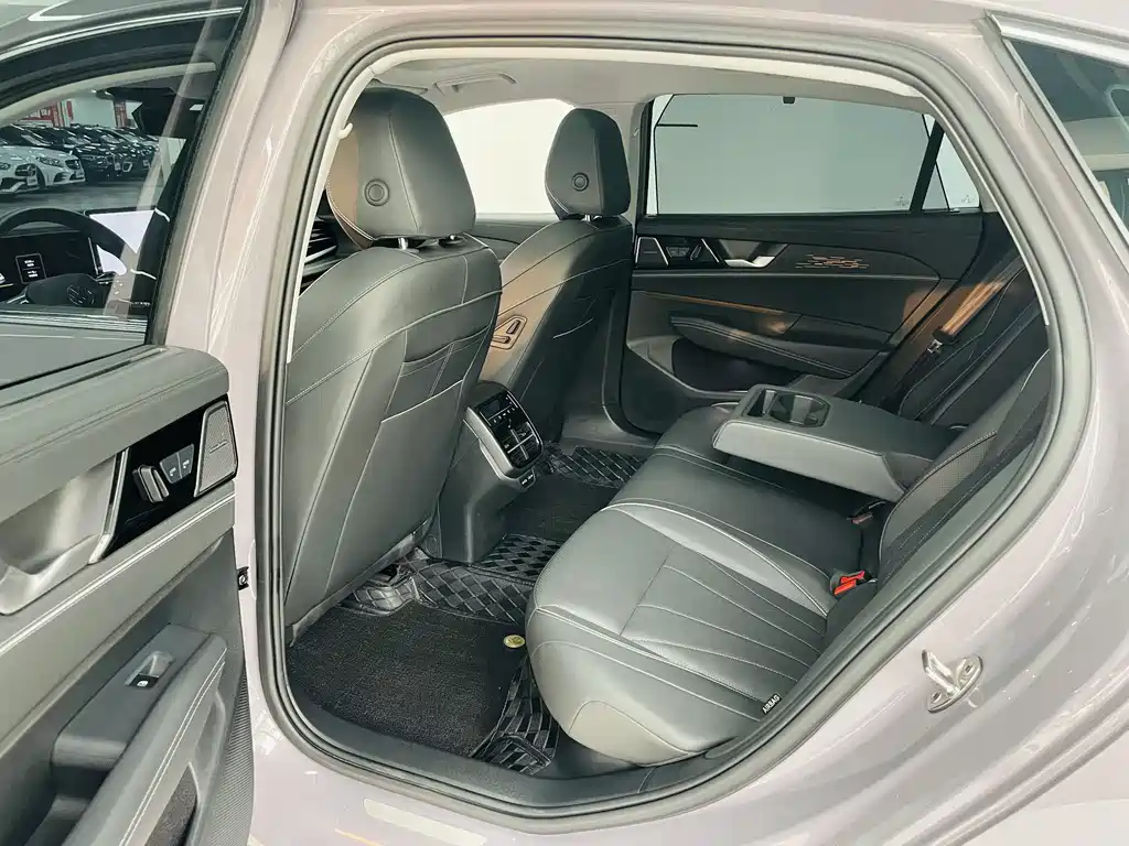 Volkswagen Passat 2025 Pro 380TSI