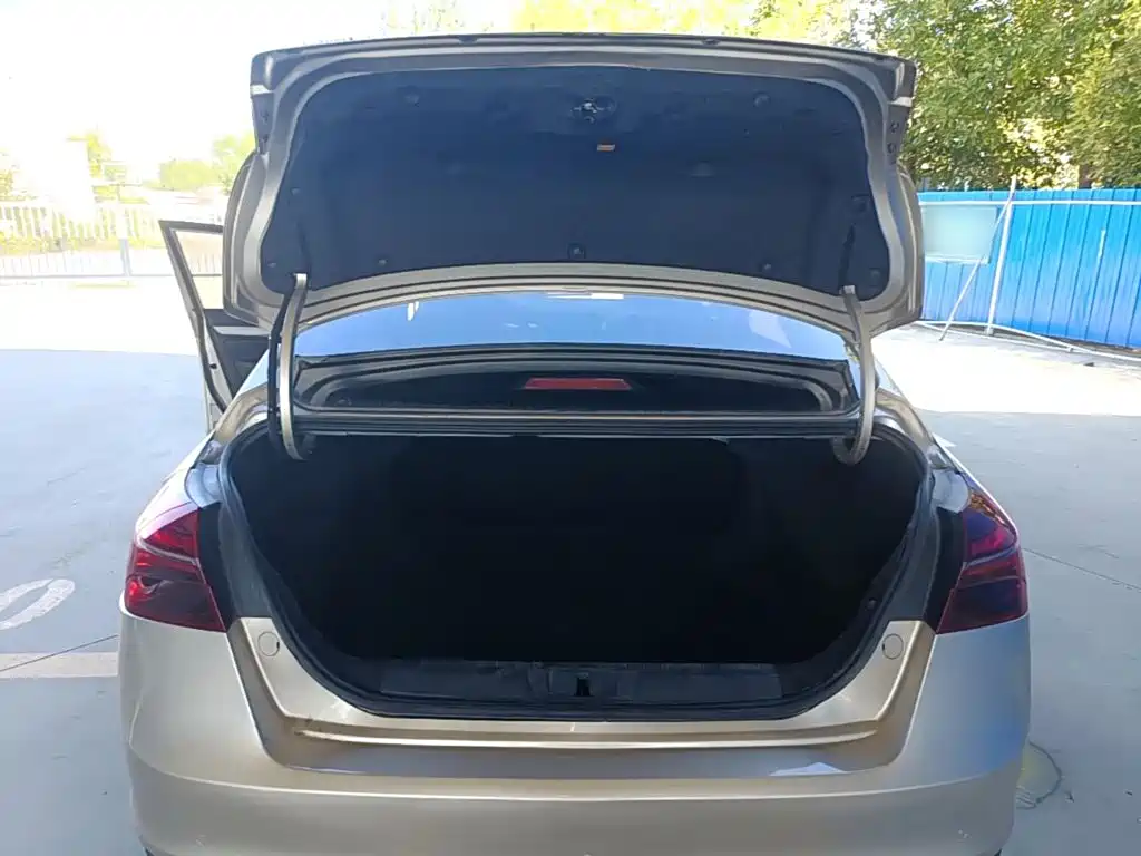 Geely Emgrand — миниатюра 19