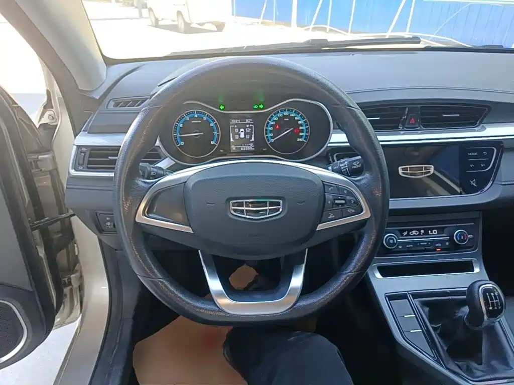 Geely Emgrand — миниатюра 11