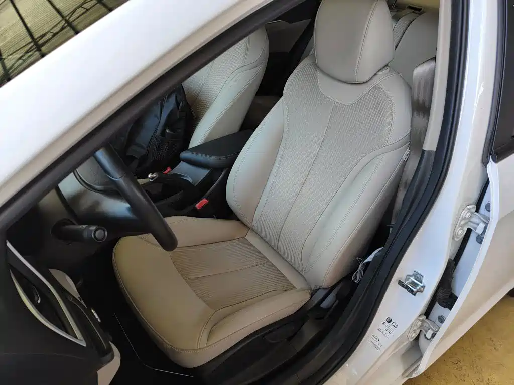 Buick Excelle — миниатюра 15