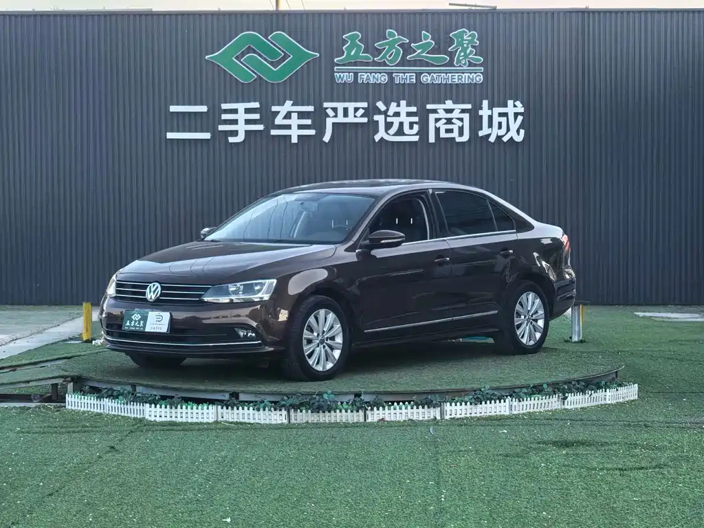 Volkswagen Sagitar 2016