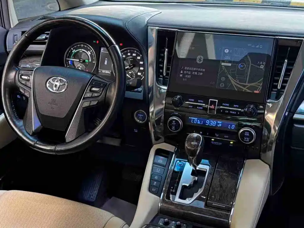 Toyota Vellfire — миниатюра 16
