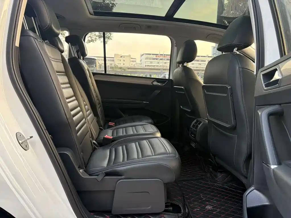 Volkswagen Touran — миниатюра 12