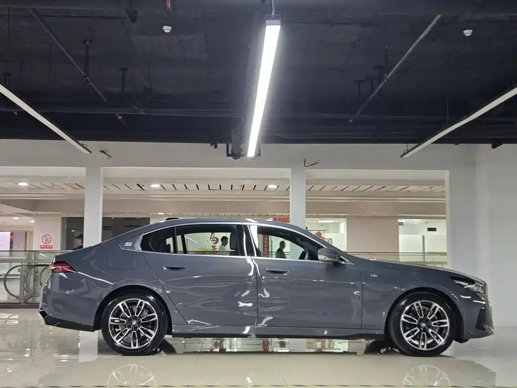 BMW 5 Series 5 2024 525Li M Sport