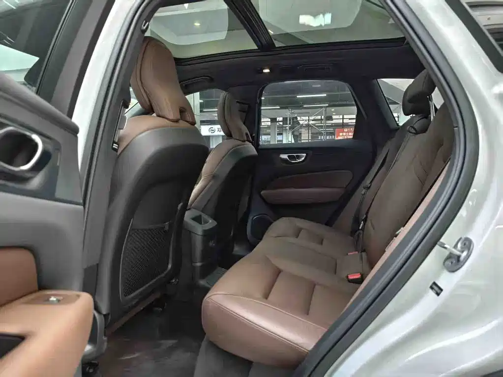 VOLVO XC60 PLUG IN HYBRID