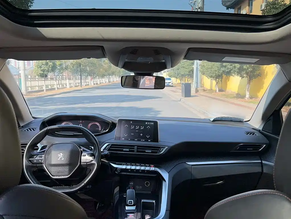 Peugeot 5008 2019 380THP 5 мест Elite