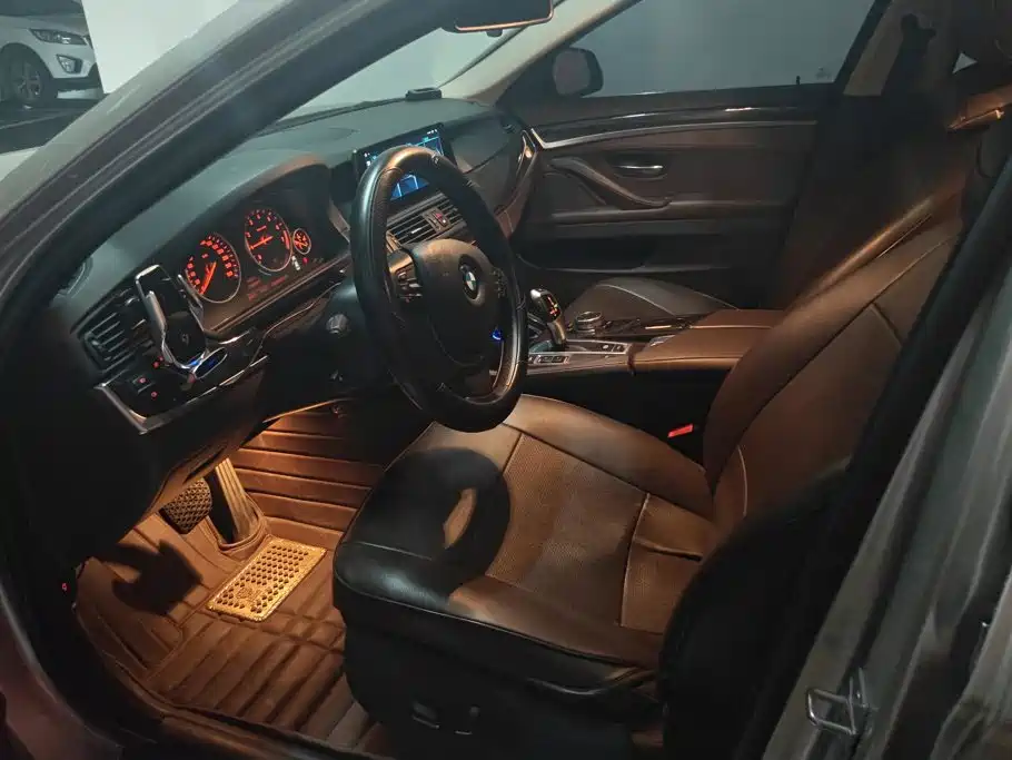 BMW 5 Series — миниатюра 9