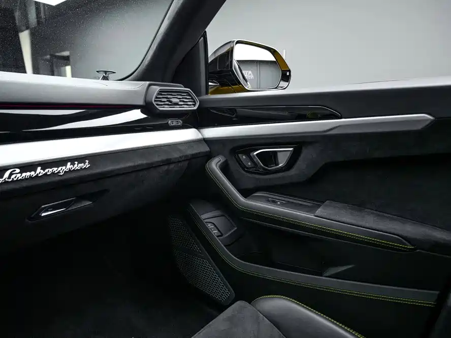 Lamborghini Urus — миниатюра 26