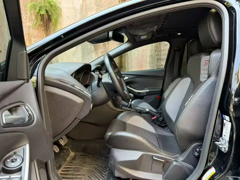 Ford Focus (Import) — миниатюра 15