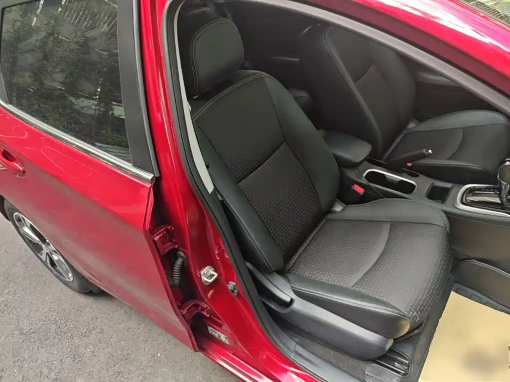 Nissan Tiida — миниатюра 25
