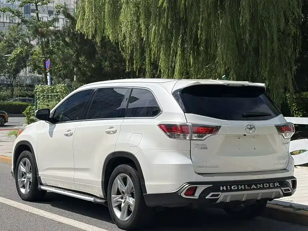 Toyota Highlander — миниатюра 18