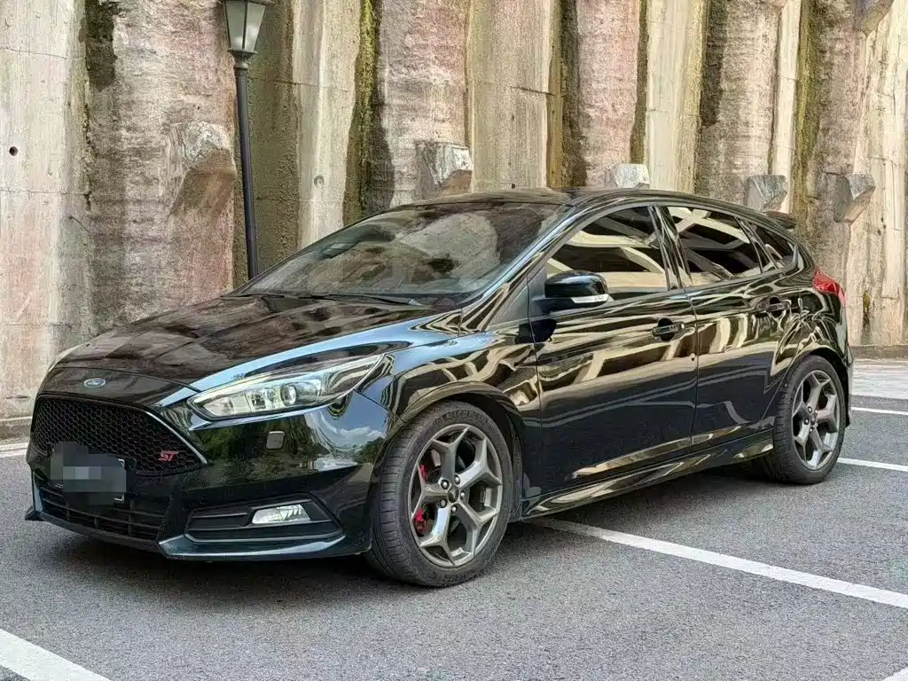 Ford Focus (Import) — миниатюра 2