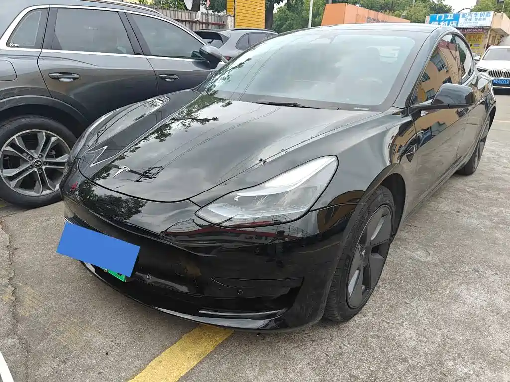 Tesla Model 3 2024