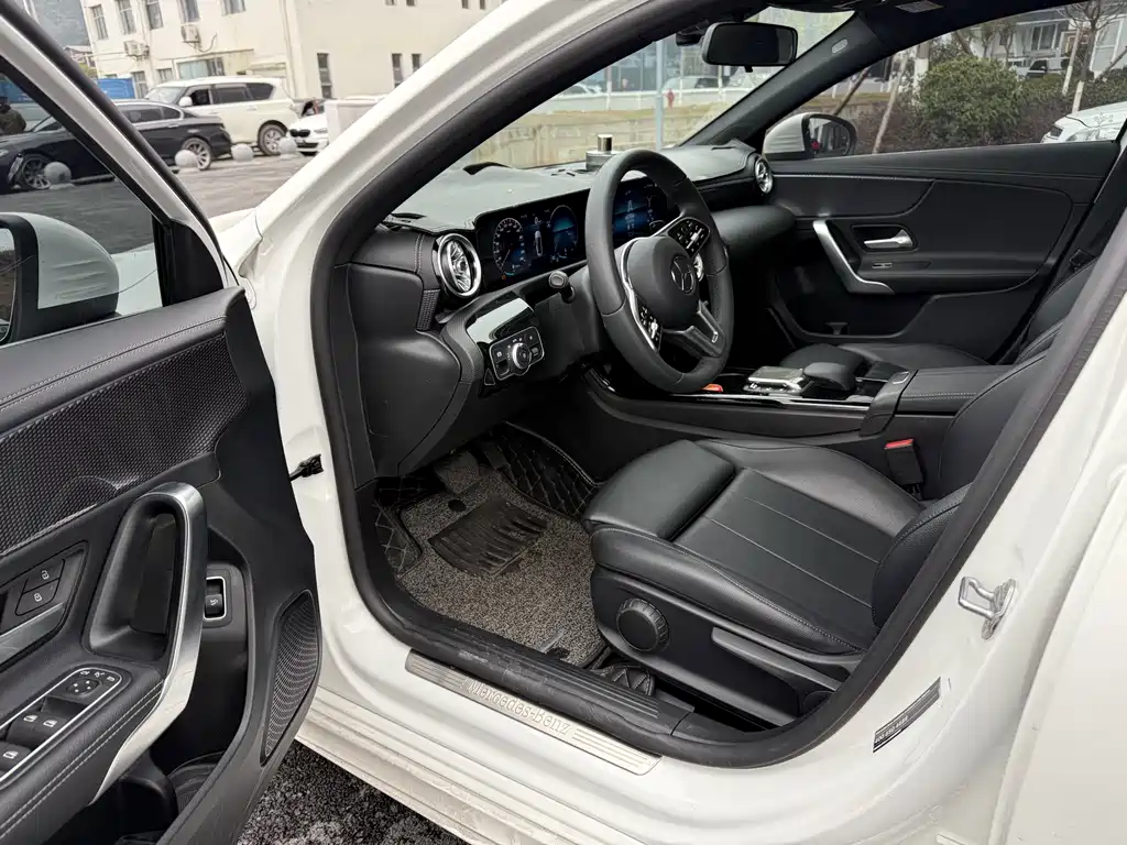 MERCEDES-BENZ A CLASS