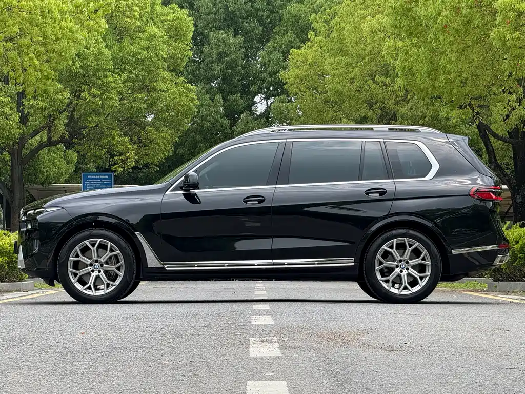 BMW X7 2023 xDrive40i Lead Luxury