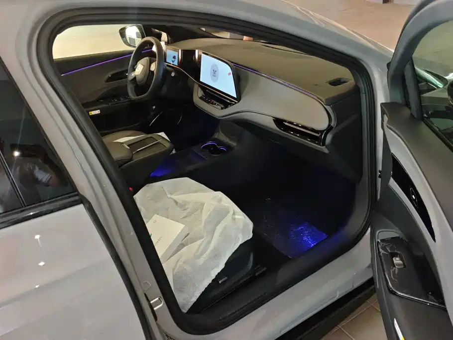 Hongqi Hongqi EH7 — миниатюра 8