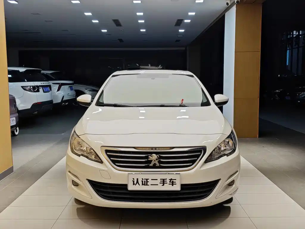 Peugeot 408 2015 1.2T AT Luxury