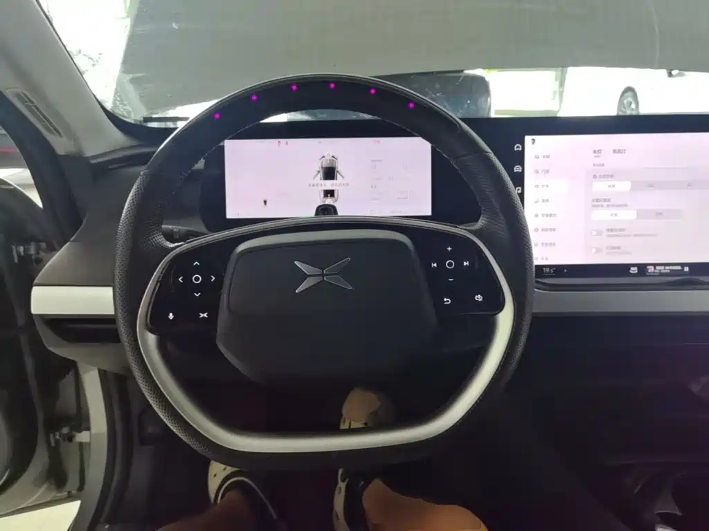 XPeng P7 — миниатюра 11