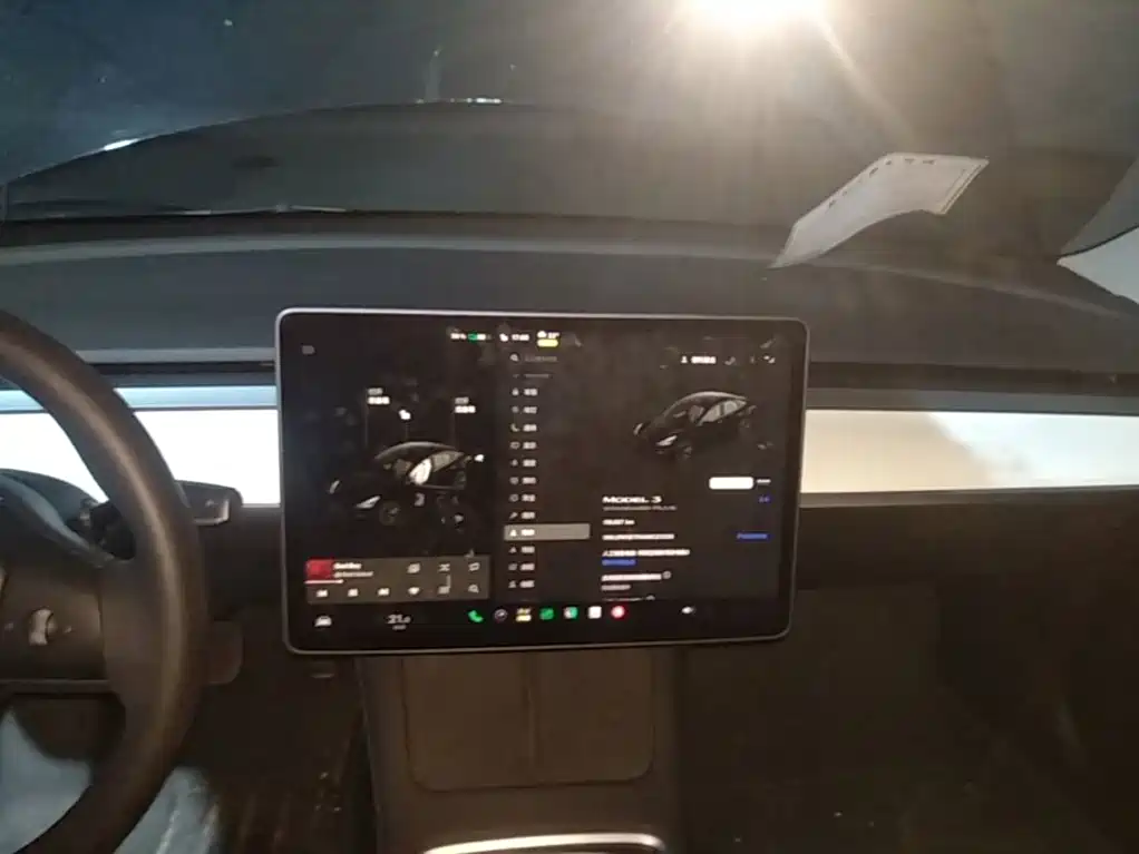 Tesla Model 3 — миниатюра 13