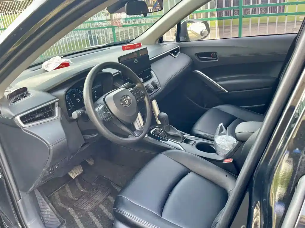 Toyota Corolla Cross — миниатюра 4