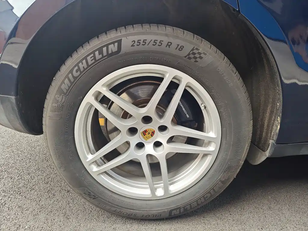 Porsche Macan — миниатюра 19