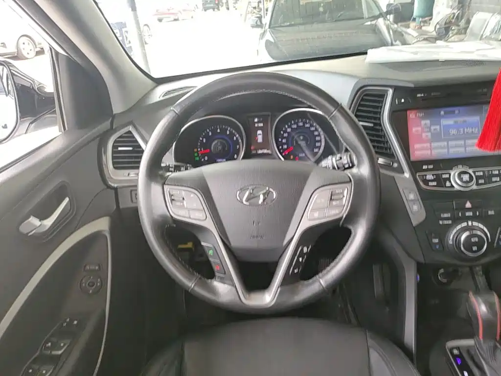 Hyundai Santa Fe — миниатюра 11