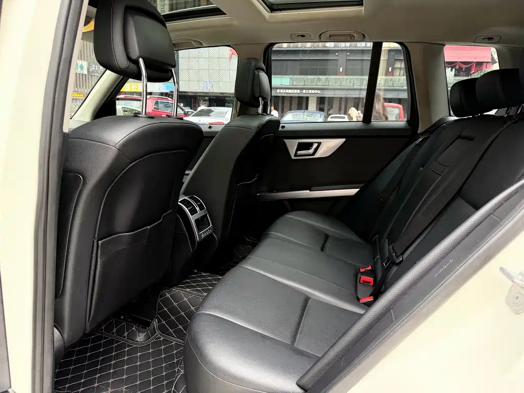 Mercedes-Benz GLK-Class (Import) — миниатюра 9