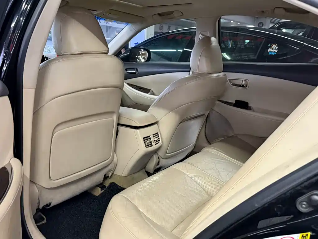 Lexus ES — миниатюра 8