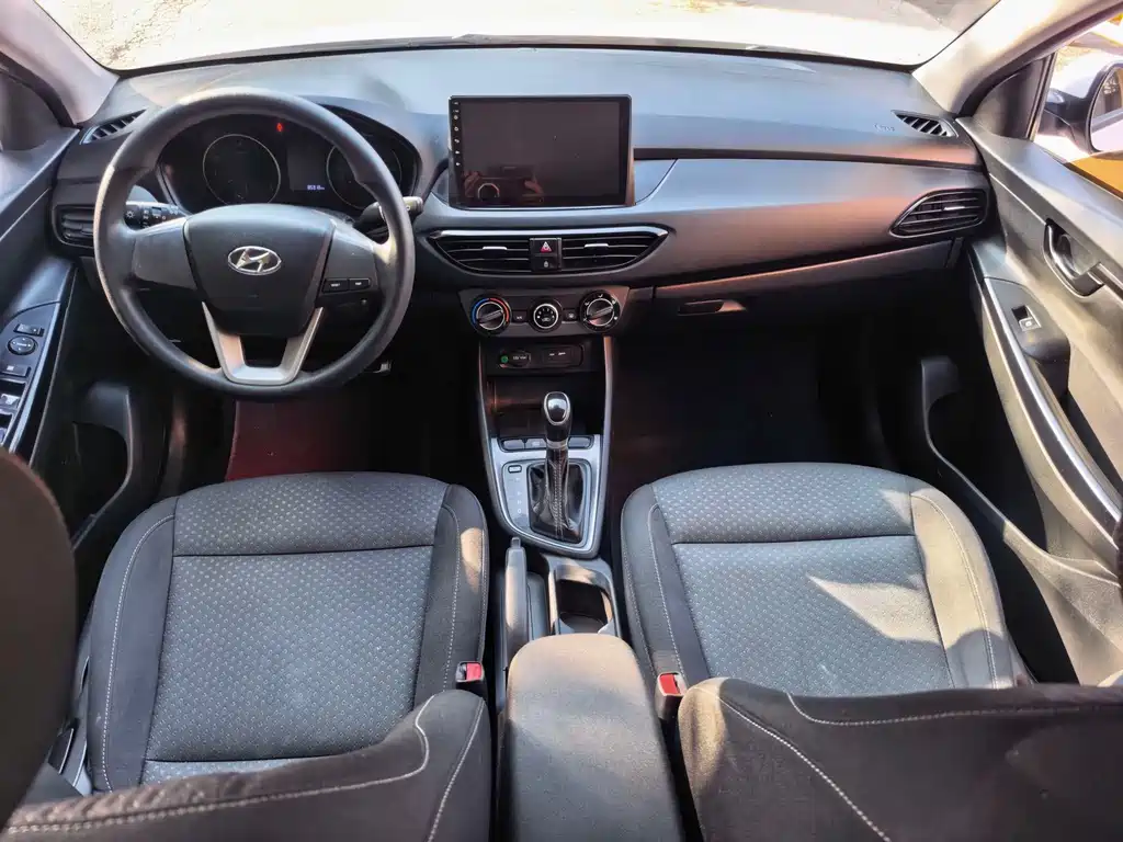 Hyundai Elantra — миниатюра 4
