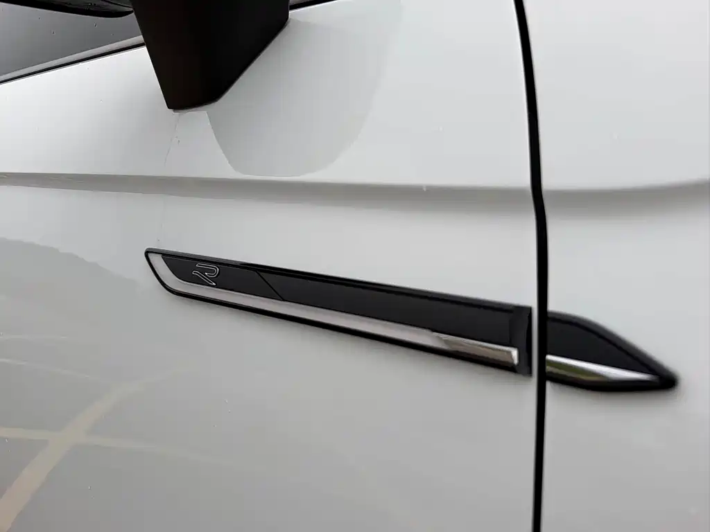 Volkswagen X — миниатюра 20