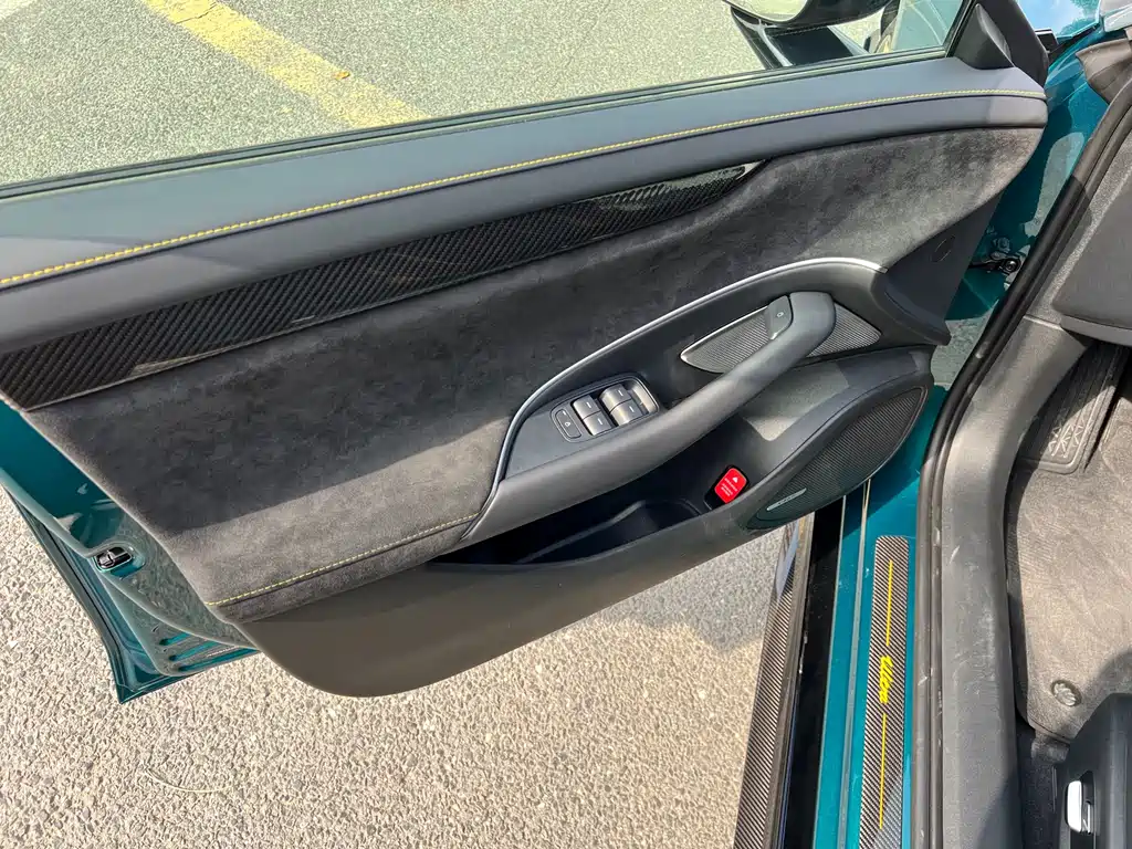 XIAOMI CAR XIAOMI SU7 ULTRA