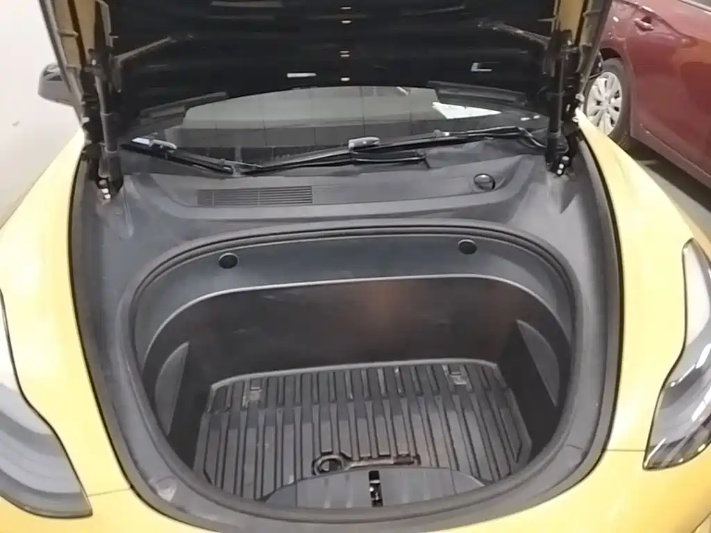 Tesla Model 3 — миниатюра 20