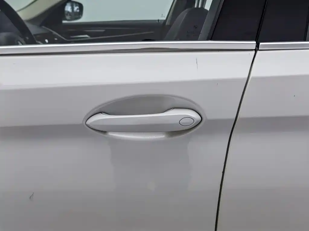 BMW 5 Series — миниатюра 18