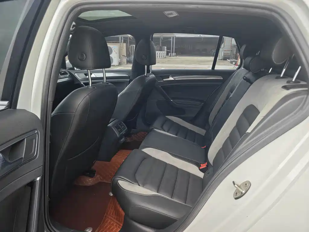 Volkswagen Golf — миниатюра 13