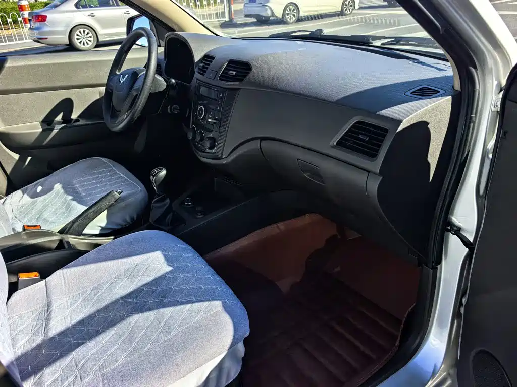 Wuling Hongguang — миниатюра 2