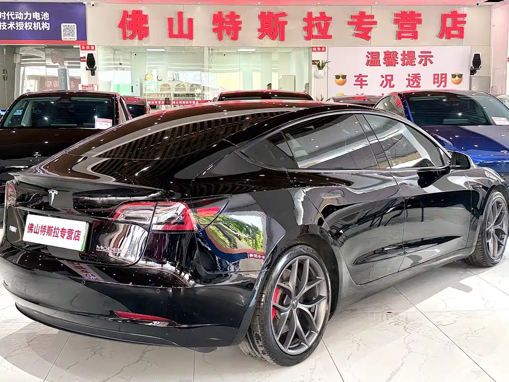 Tesla Model 3 — миниатюра 4
