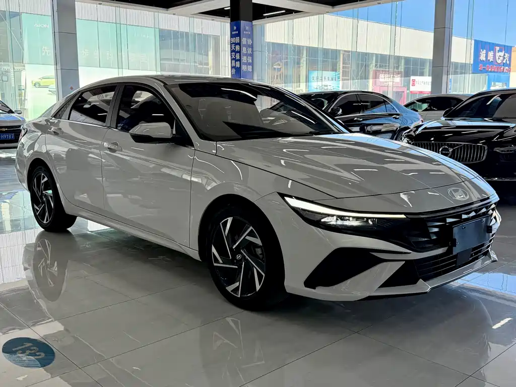 Hyundai Elantra — миниатюра 3