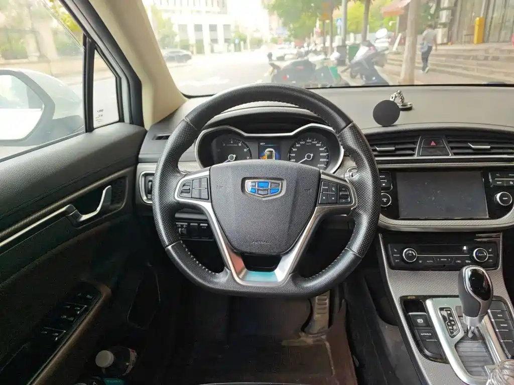 Geely Emgrand GS — миниатюра 3